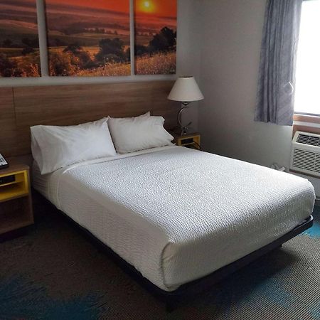 Days Inn By Wyndham Willmar Exteriör bild